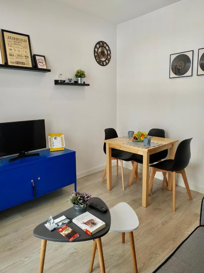 Andys Housing Madrid Rio Apartment Exterior foto